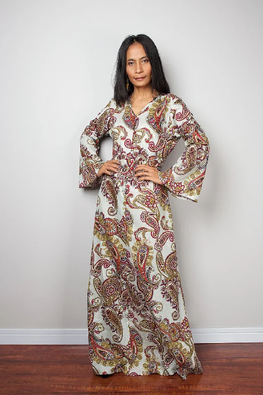 Paisley Dress / Modest Long Maxi Dress / Boho Dress with Paisley Print : Bohemian Soul Collection No.1 Trendy Maxi Dress with Belt