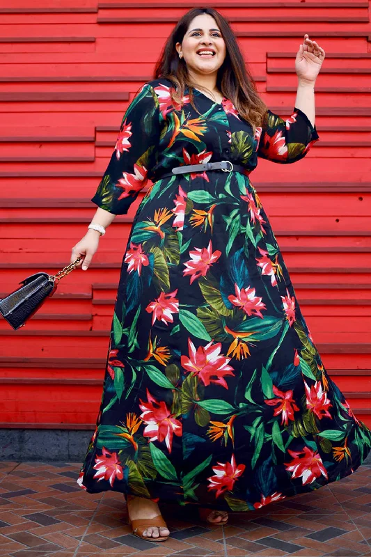 Plus Size Black Tropical Print Maxi Dress Elegant Maxi Dress with Drapes