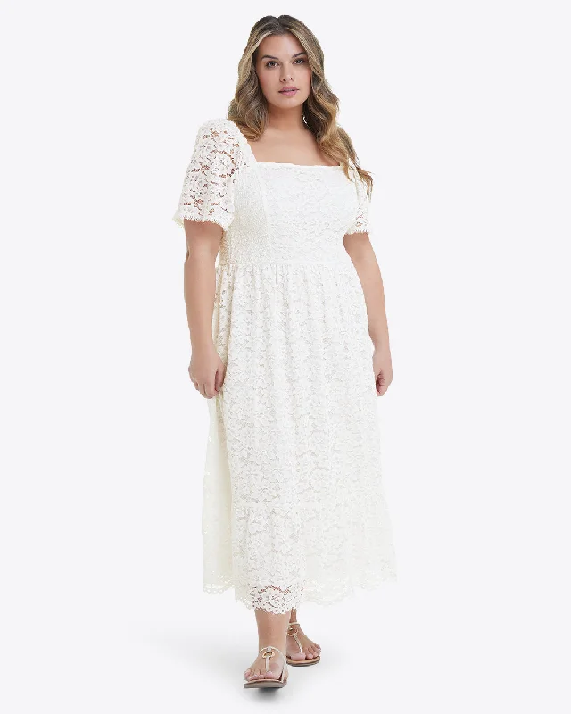 Short Sleeve Carrie Midi Dress in Lace Trendy Ruched Side Midi Dress