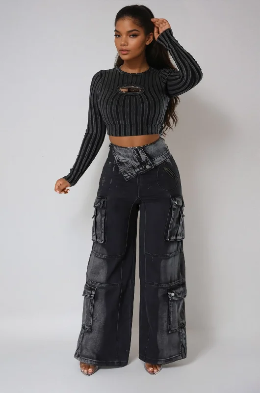 High-Waist Fold Over Black Cargo Jeans Fashionable Relaxed Fit Denim